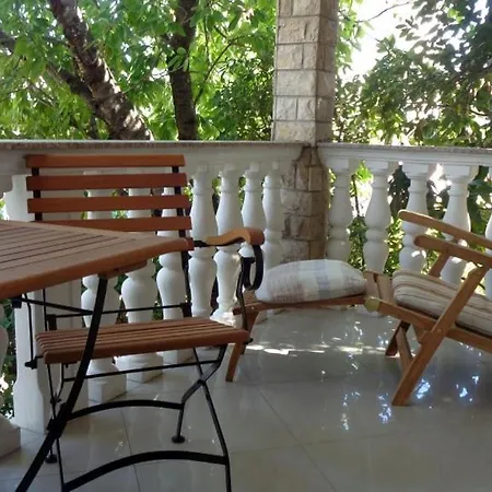 Apartament In With Balcony, Air Conditioning, Wi-fi, Dishwasher