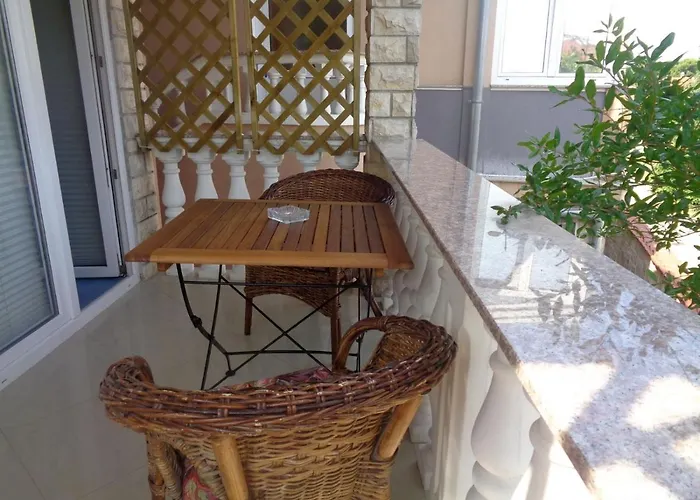 Apartament In With Balcony, Air Conditioning, Wi-fi, Dishwasher *