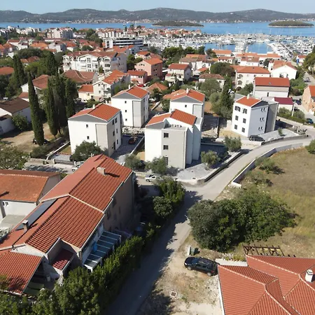 In With Balcony, Air Conditioning, Wi-fi, Dishwasher