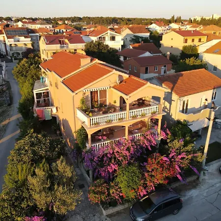 In With Balcony, Air Conditioning, Wi-fi, Dishwasher Lägenhet