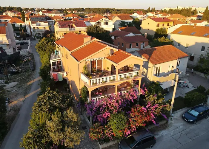 In With Balcony, Air Conditioning, Wi-fi, Dishwasher Lägenhet